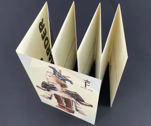 كتالوجات ومواد ترويجية